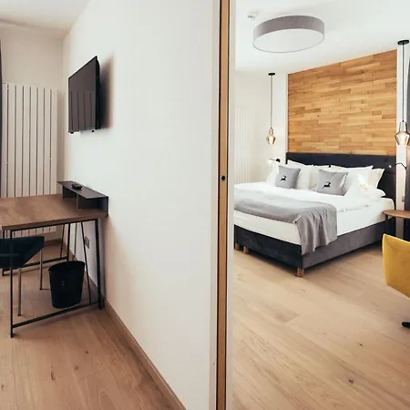 فندق Genusshotel Goldene Rose 3*
