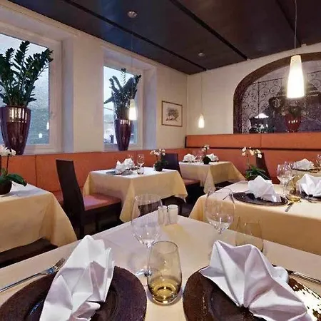 Genusshotel Goldene Rose فندق سيلاندرو