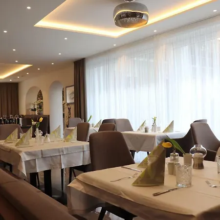 Genusshotel Goldene Rose 3* سيلاندرو